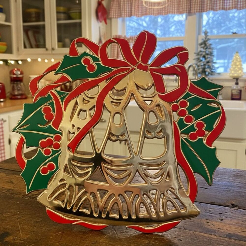 Metal Christmas Holiday Holly Ribbon Bell Wreath Hot Plate 8" Trivet Footed VTG